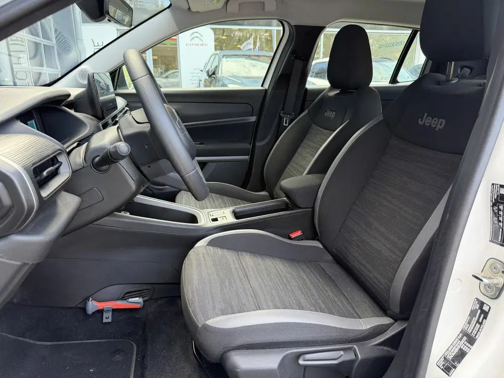 Jeep Avenger Longitude 54 kWh SOH 97 uit 2025, foto 13