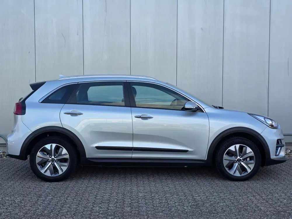 Kia Niro DynamicLine 64 kWh Navigatie uit 2019, foto 4