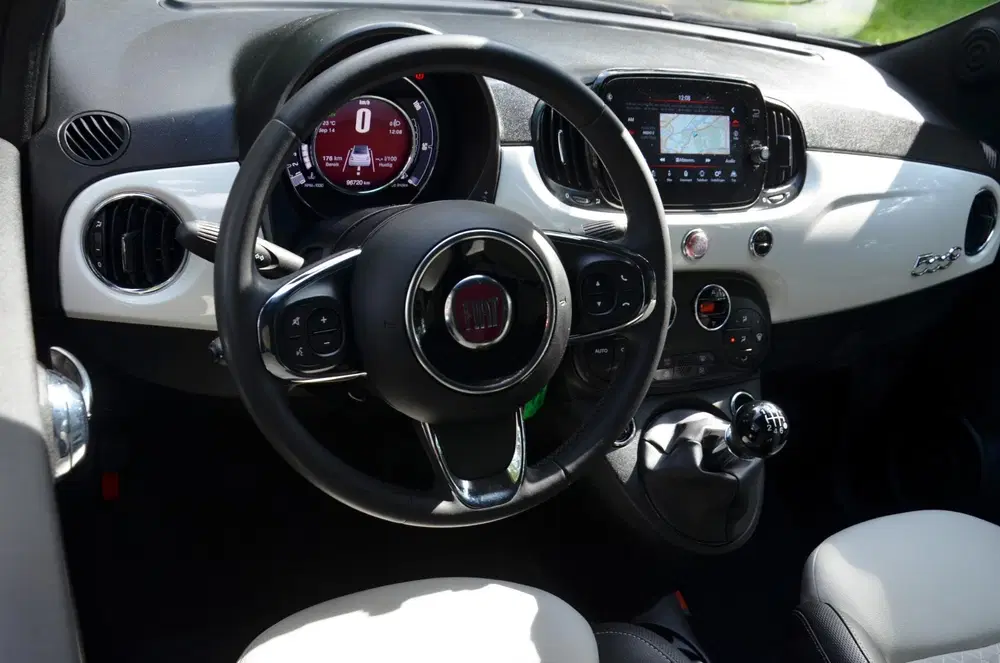 Fiat 500C 1.0 Hybrid Dolcevita Navigatie uit 2021, foto 15