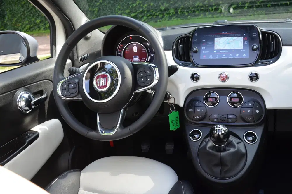 Fiat 500C 1.0 Hybrid Dolcevita Navigatie uit 2021, foto 7