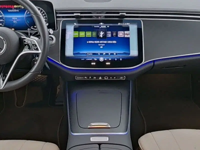 Mercedes-Benz E-Klasse 300 e Avantgarde Night Edition uit 2026, foto 4