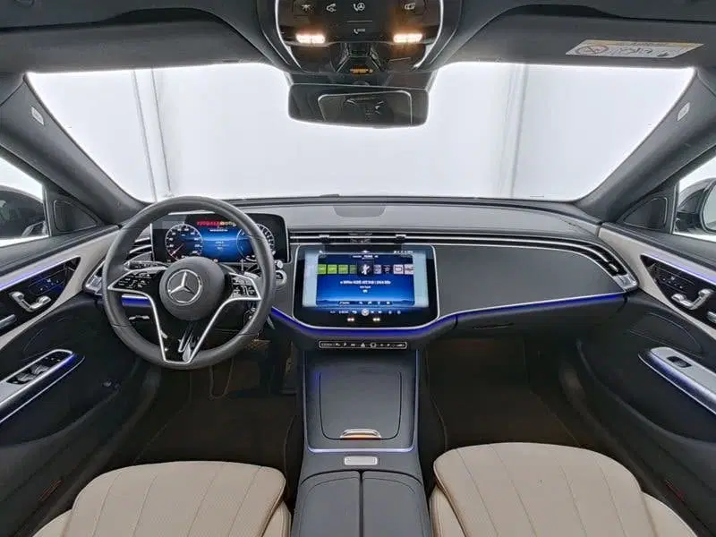Mercedes-Benz E-Klasse 300 e Avantgarde Night Edition uit 2026, foto 6