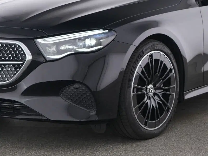 Mercedes-Benz E-Klasse 300 e Avantgarde Night Edition uit 2026, foto 8