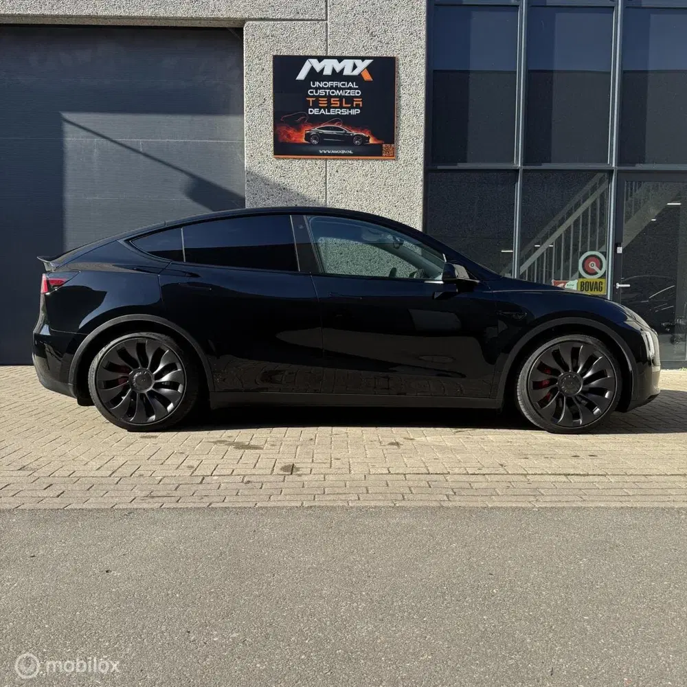 Tesla Model Y Performance + MMX PACK + EAP + SOH 94% uit 2023, foto 2