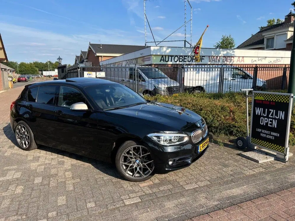 BMW 1-serie 116I EDITION MotorSport SHADOW-Line uit 2019
