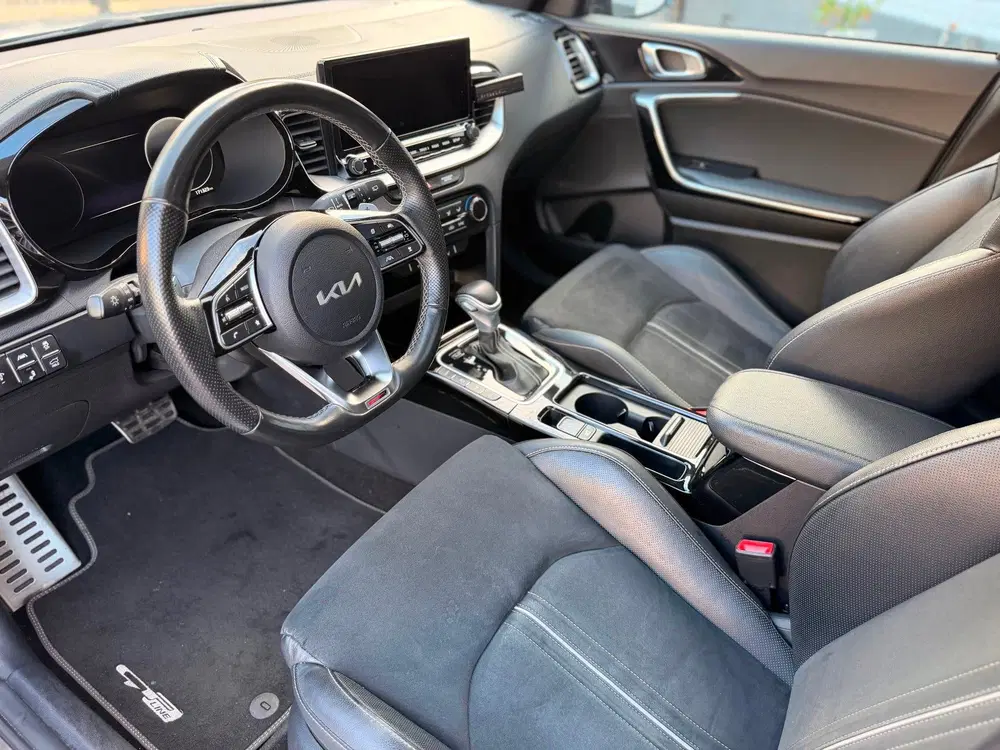 Kia ProCeed 1.5 T-GDi GT-PlusLine uit 2022, foto 2