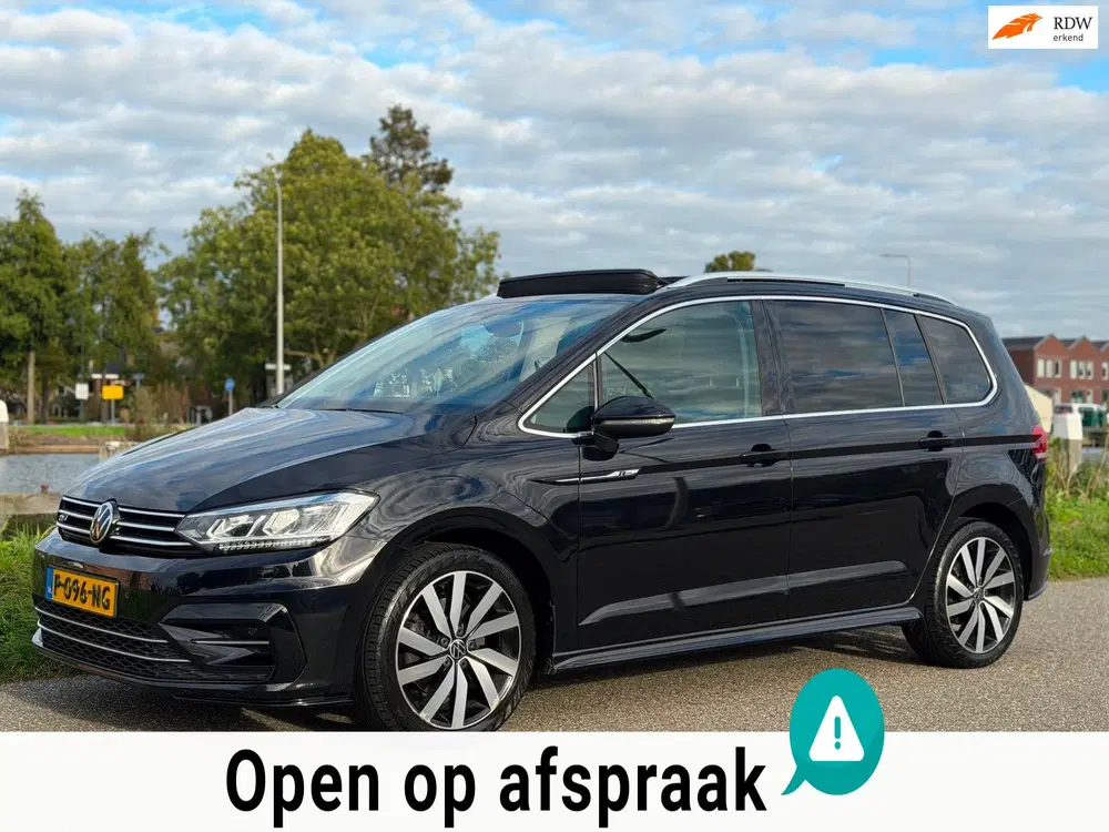 Volkswagen Touran 1.5 TSI R-LINE 7p PANO VIRTUEL BTW 1EIG DE uit 2021