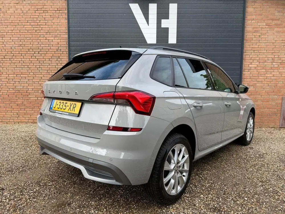Skoda Kamiq 1.0 TSI Sport Business uit 2020, foto 2