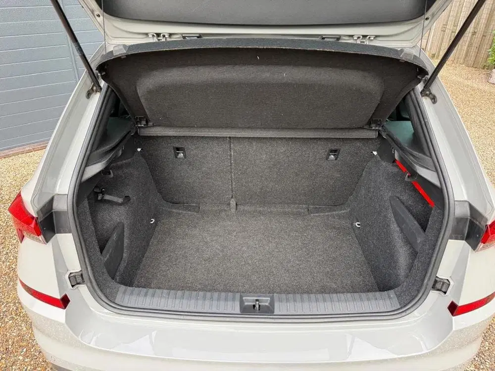 Skoda Kamiq 1.0 TSI Sport Business uit 2020, foto 6