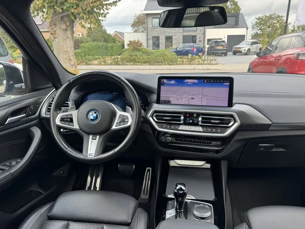 BMW X3 xDrive30e High Executive M-Sport Pano Head uit 2022, foto 3