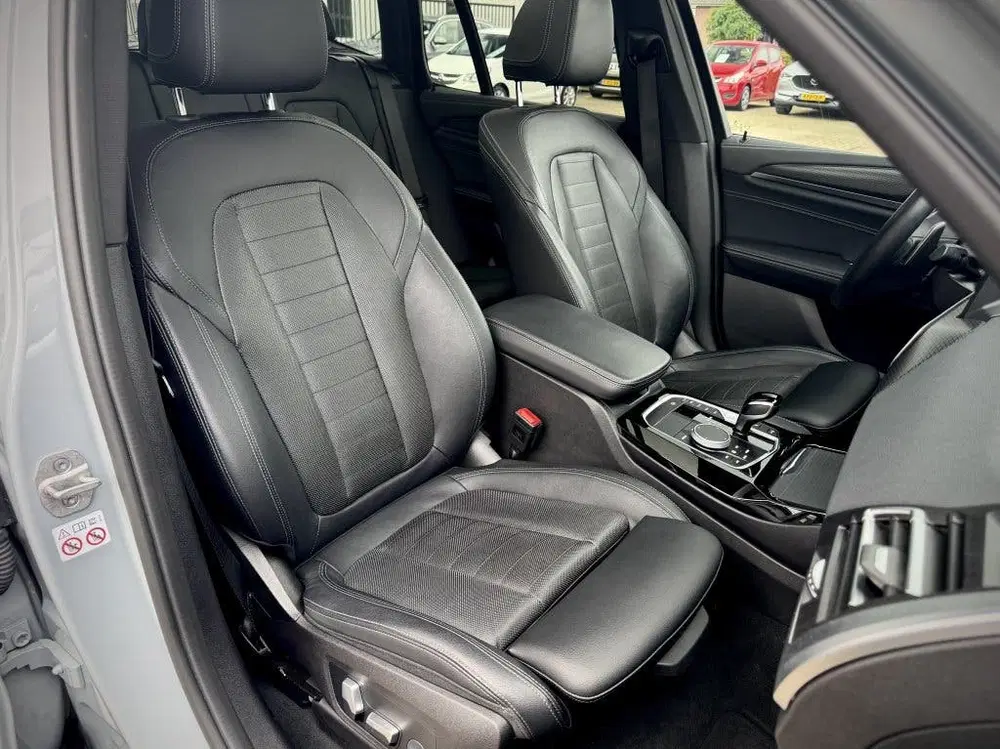 BMW X3 xDrive30e High Executive M-Sport Pano Head uit 2022, foto 4