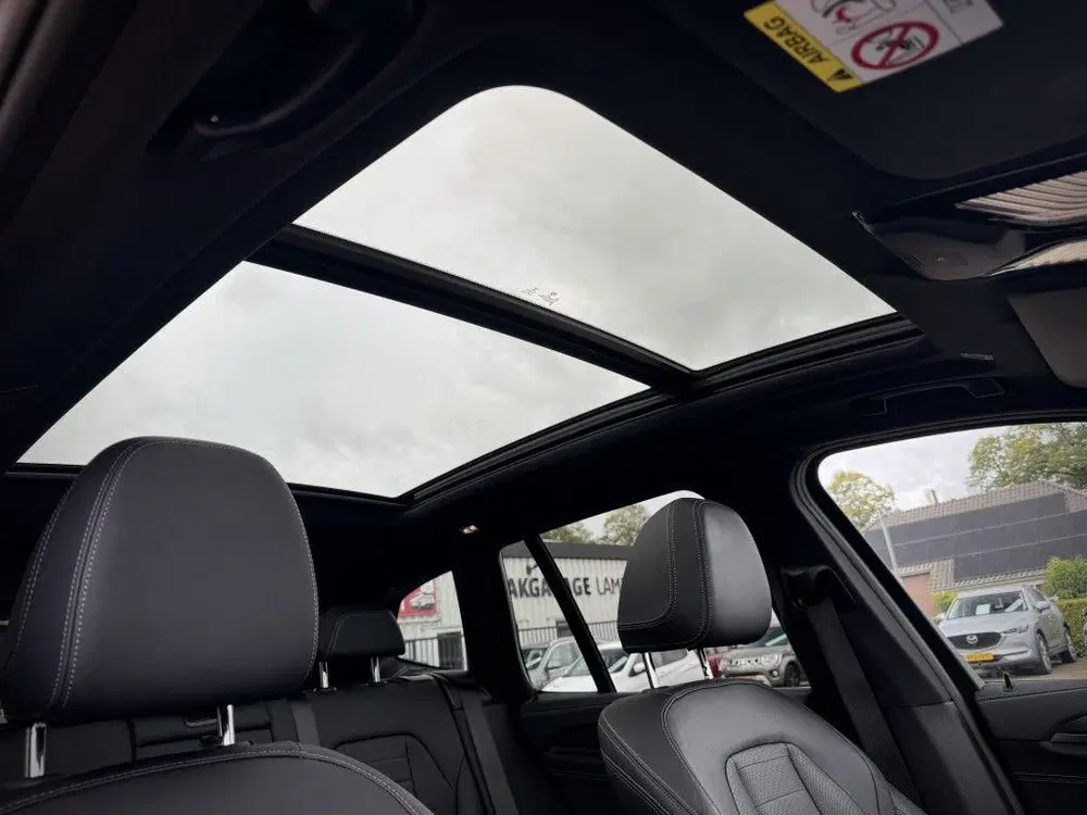BMW X3 xDrive30e High Executive M-Sport Pano Head uit 2022, foto 5