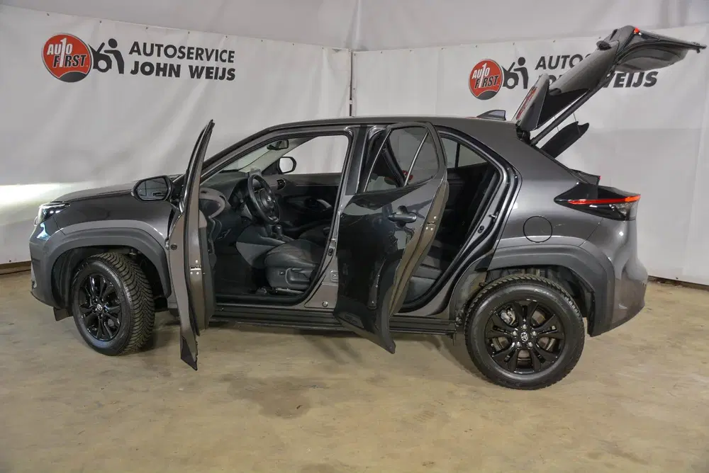 Toyota Yaris Cross 1.5 Hybrid achteruitrijcamera uit 2023, foto 14