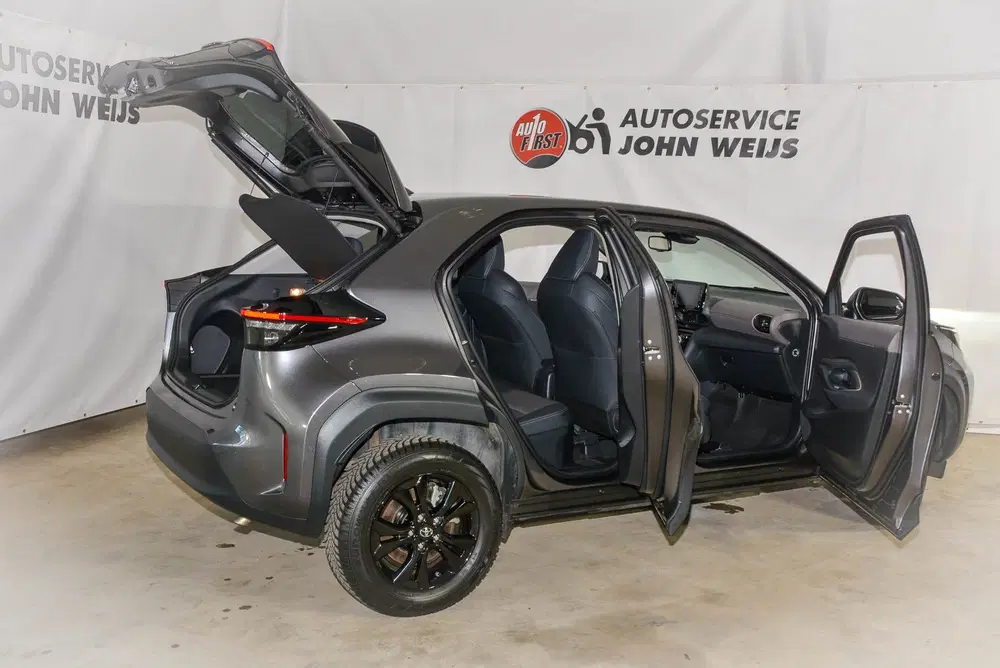 Toyota Yaris Cross 1.5 Hybrid achteruitrijcamera uit 2023, foto 9