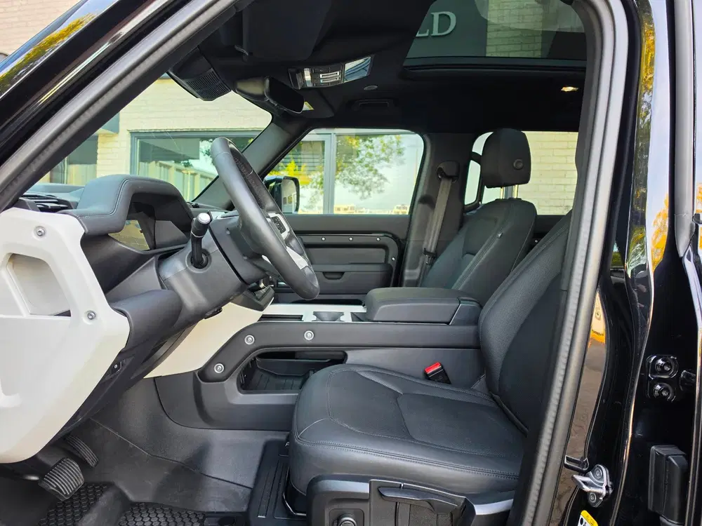 Land Rover Defender 2.0 P300e 110 S veel opties BTW uit 2025, foto 13