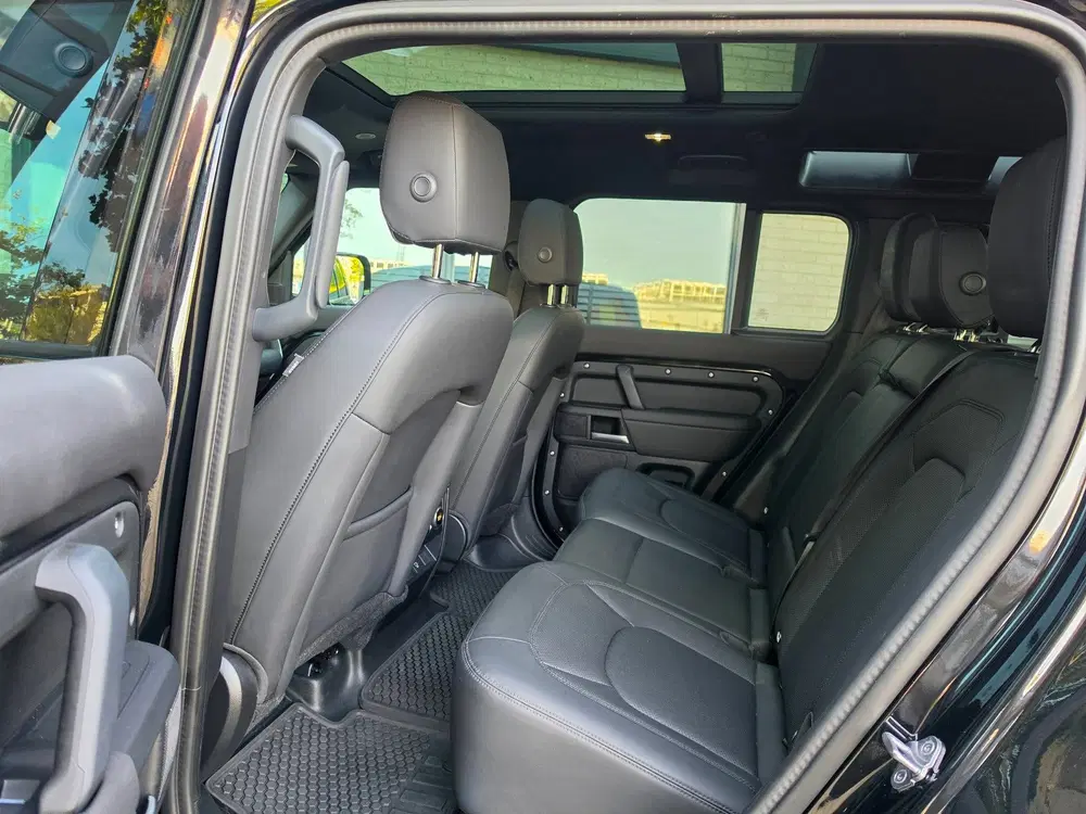 Land Rover Defender 2.0 P300e 110 S veel opties BTW uit 2025, foto 15