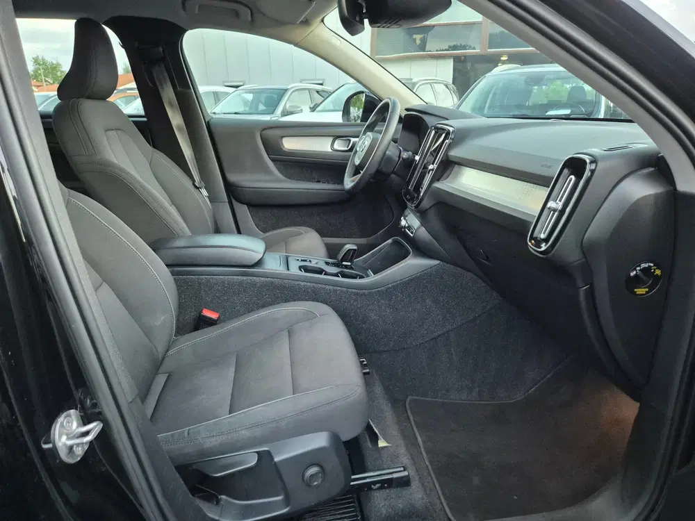 Volvo XC40 1.5 T2 uit 2022, foto 13