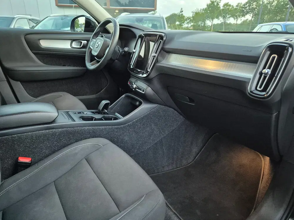 Volvo XC40 1.5 T2 uit 2022, foto 14