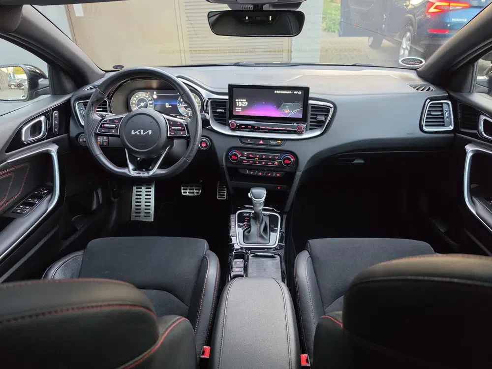 Kia ProCeed 1.6 T-GDI GT Panoramadak uit 2023, foto 6