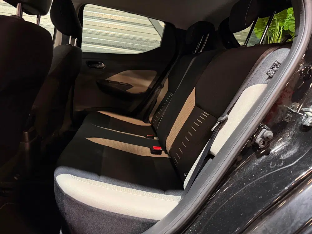 Nissan Micra 1.0 IG-T Tekna AUT uit 2019, foto 13
