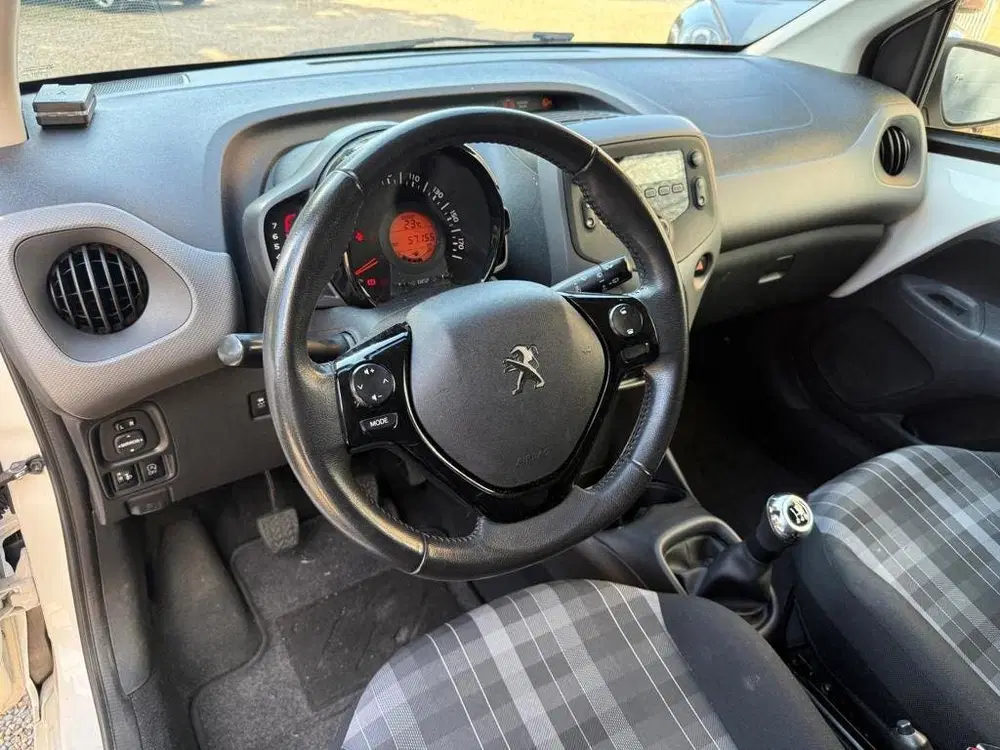 Peugeot 108 1.0 e-VTi Active uit 2020, foto 3