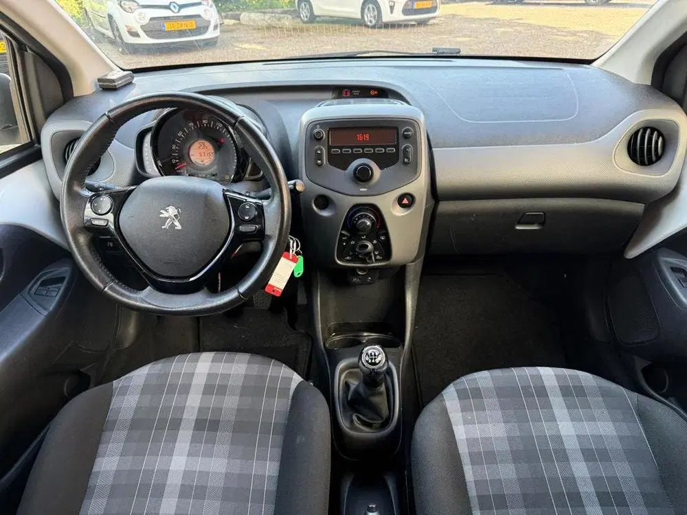 Peugeot 108 1.0 e-VTi Active uit 2020, foto 4