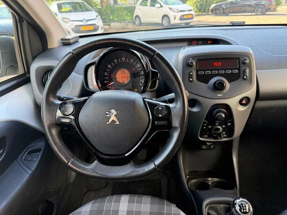 Peugeot 108 1.0 e-VTi Active uit 2020, foto 5