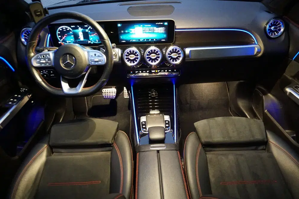Mercedes-Benz GLB 200 AMG 7P. uit 2020, foto 3
