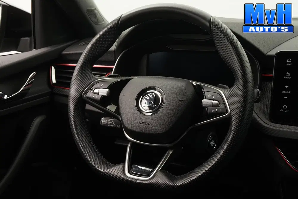 Skoda Kamiq 1.0 TSI Monte Carlo uit 2024, foto 4
