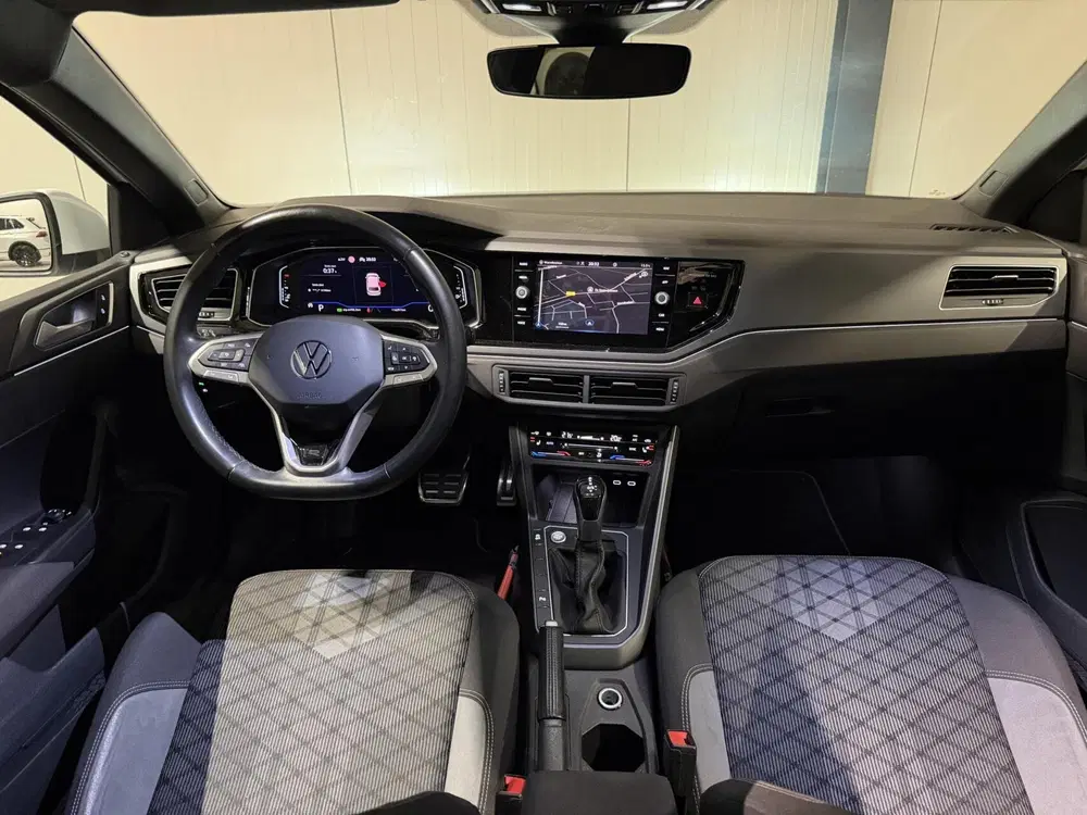 Volkswagen Polo 1.0 TSI R-Line Pano Virtual Sfeer IQ Light uit 2021, foto 2
