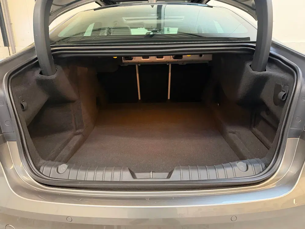 Jaguar XF 2.0 Portfolio uit 2019, foto 12