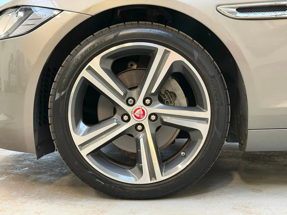 Jaguar XF 2.0 Portfolio uit 2019, foto 8
