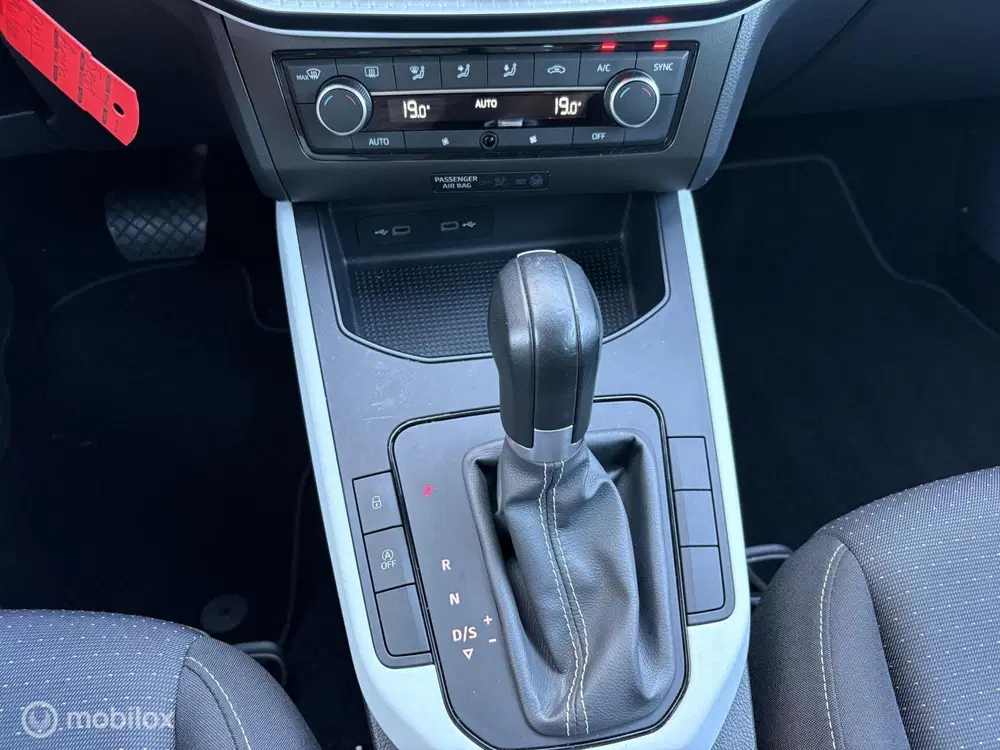 SEAT Arona 1.0 TSI Style Business Connect uit 2022, foto 14