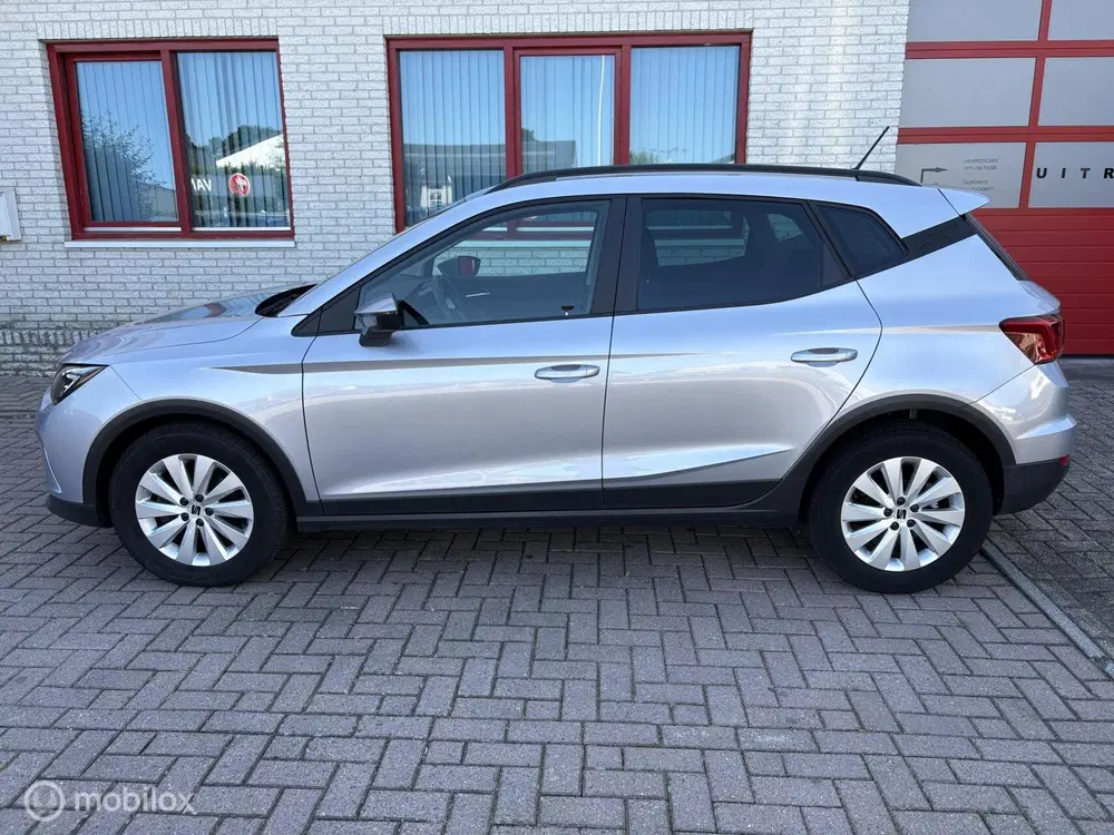 SEAT Arona 1.0 TSI Style Business Connect uit 2022, foto 2