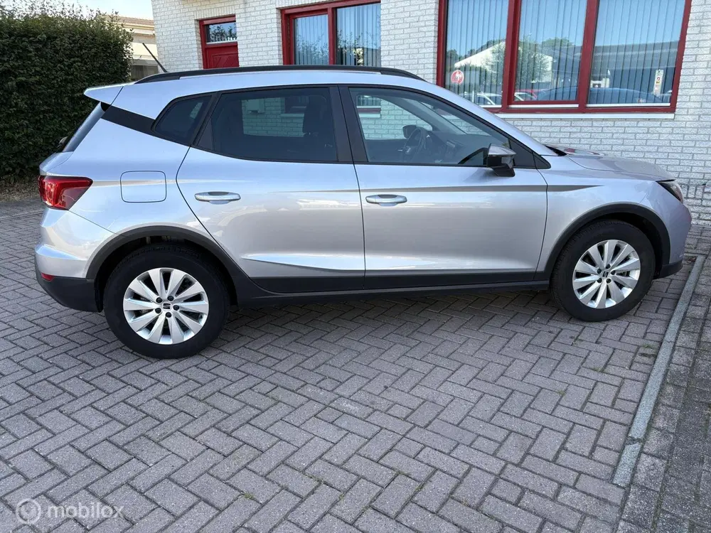 SEAT Arona 1.0 TSI Style Business Connect uit 2022, foto 5