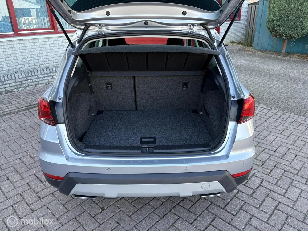 SEAT Arona 1.0 TSI Style Business Connect uit 2022, foto 8