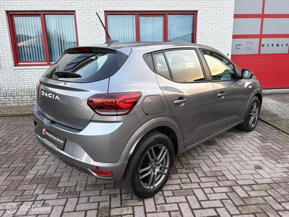 Dacia Sandero 1.0 TCe 90 Expression uit 2025, foto 4