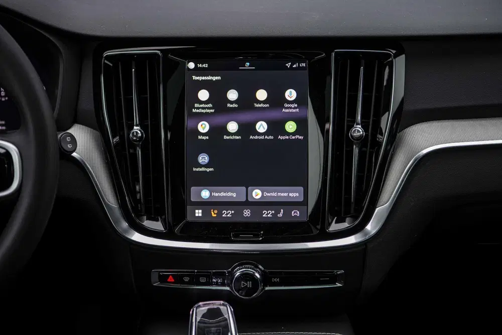 Volvo V60 2.0 T6 Plug-in hybrid AWD Ultra Dark uit 2026, foto 10
