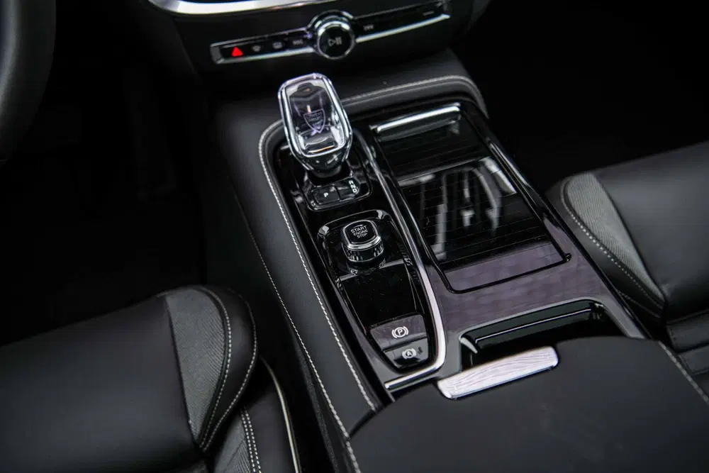 Volvo V60 2.0 T6 Plug-in hybrid AWD Ultra Dark uit 2026, foto 12