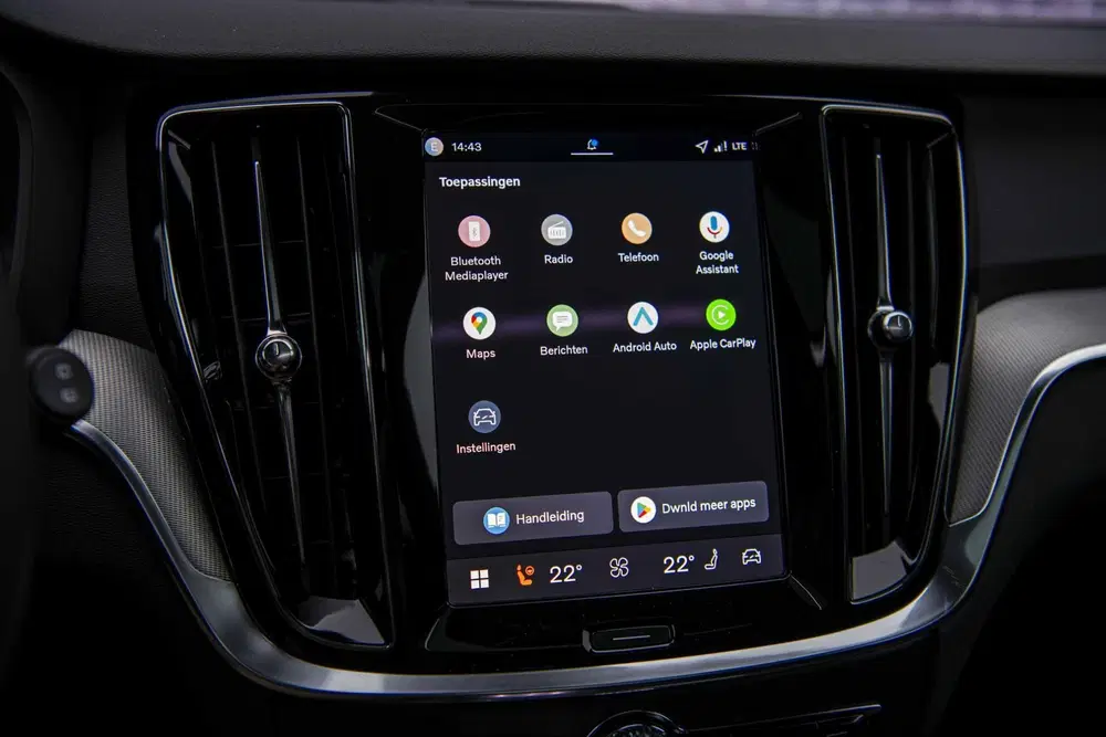 Volvo V60 2.0 T6 Plug-in hybrid AWD Ultra Dark uit 2026, foto 15