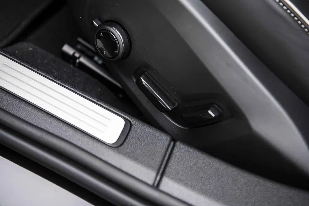 Volvo V60 2.0 T6 Plug-in hybrid AWD Ultra Dark uit 2026, foto 6