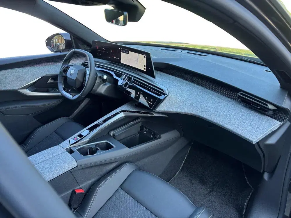 Peugeot 5008 GT 1.2 Hybrid 145pk uit 2026, foto 11