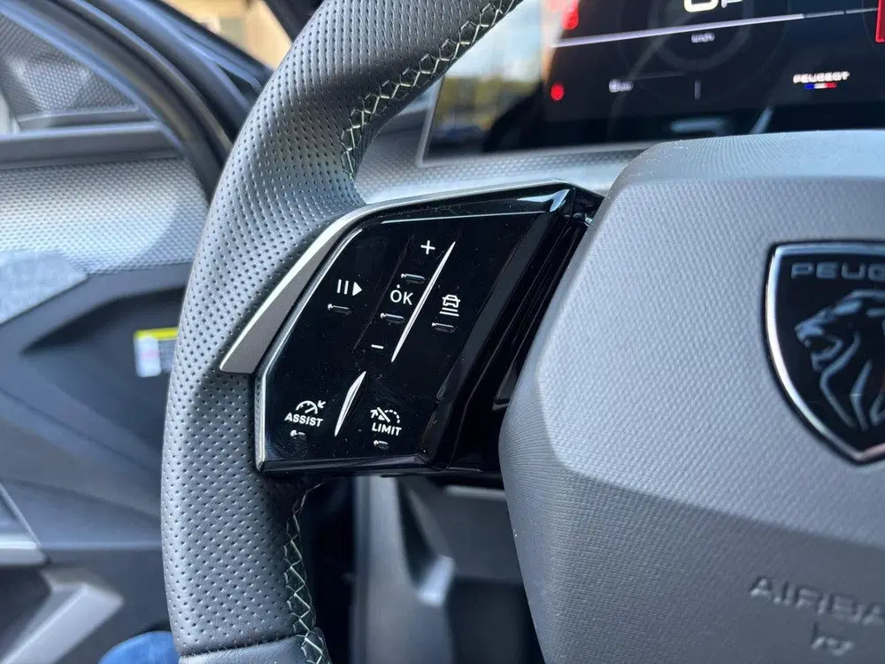 Peugeot 5008 GT 1.2 Hybrid 145pk uit 2026, foto 13