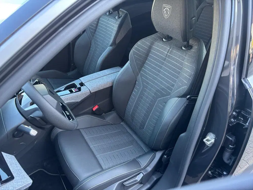 Peugeot 5008 GT 1.2 Hybrid 145pk uit 2026, foto 8