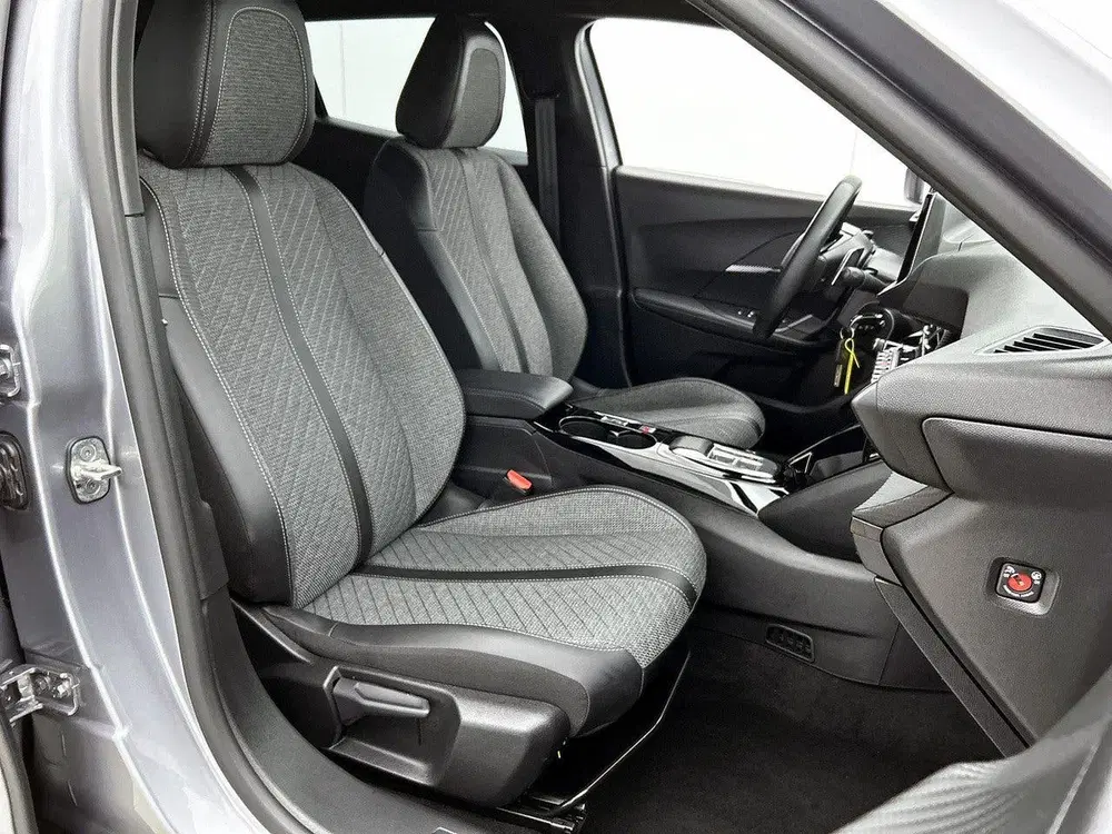 Peugeot 2008 SUV Allure Hybrid 145pk Automaat uit 2024, foto 14