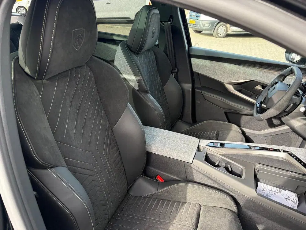 Peugeot 5008 1.2 Hybrid 145 GT Exclusive 7p uit 2026, foto 7