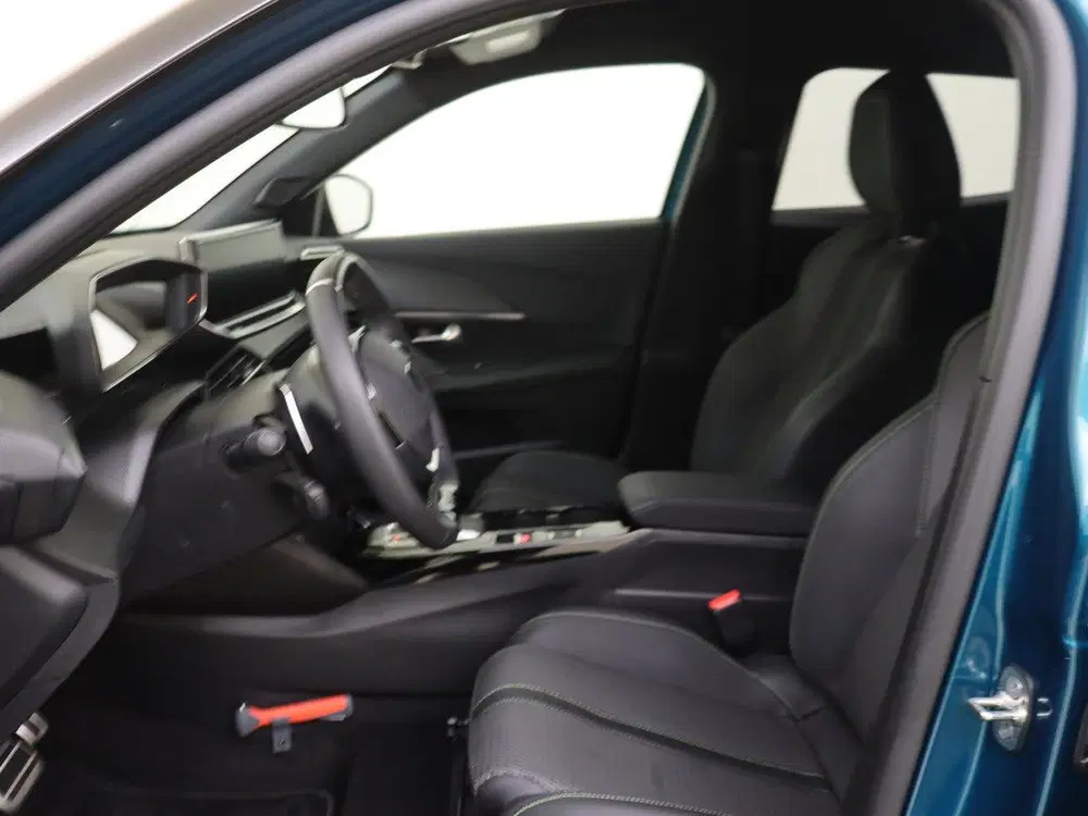 Peugeot 2008 1.2 Hybrid 145 GT Hybrid uit 2025, foto 10
