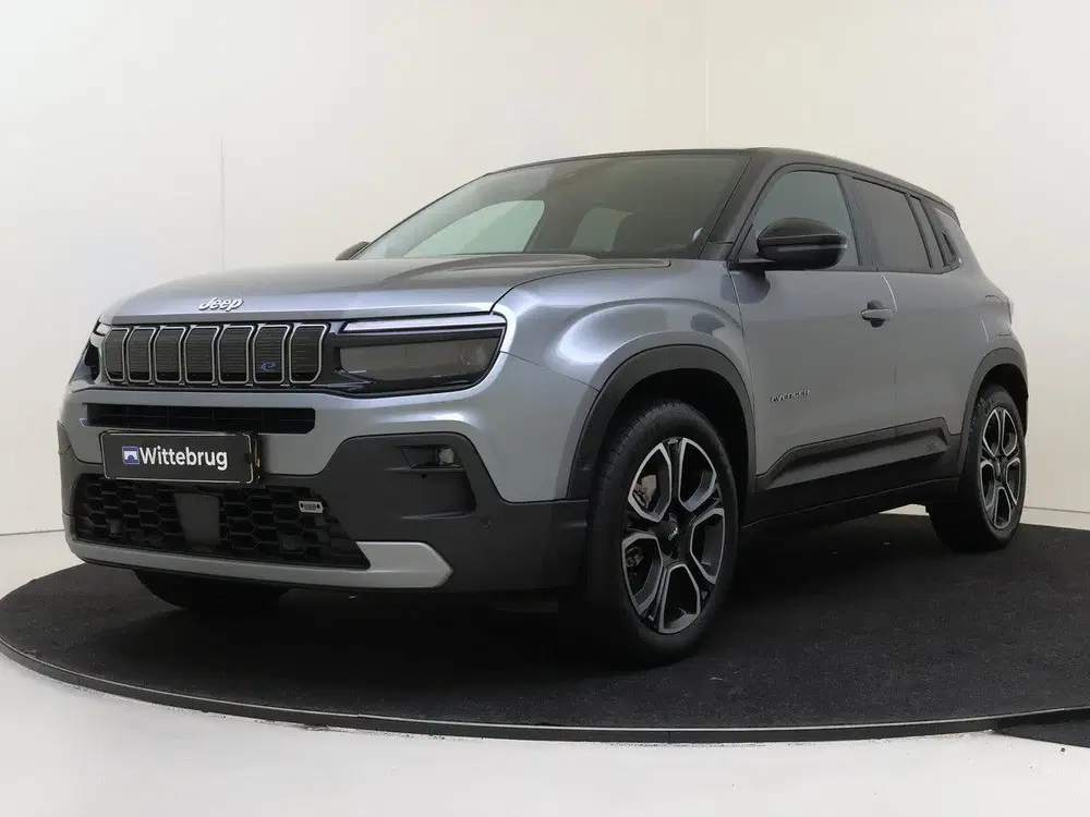 Jeep Avenger Summit 54 kWh Lage km-stand uit 2024