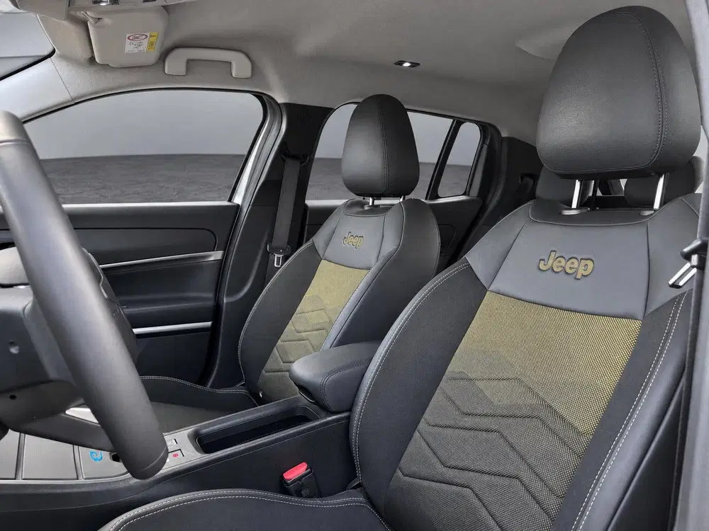 Jeep Avenger 1st Edition 54 kWh Navigatie uit 2023, foto 14