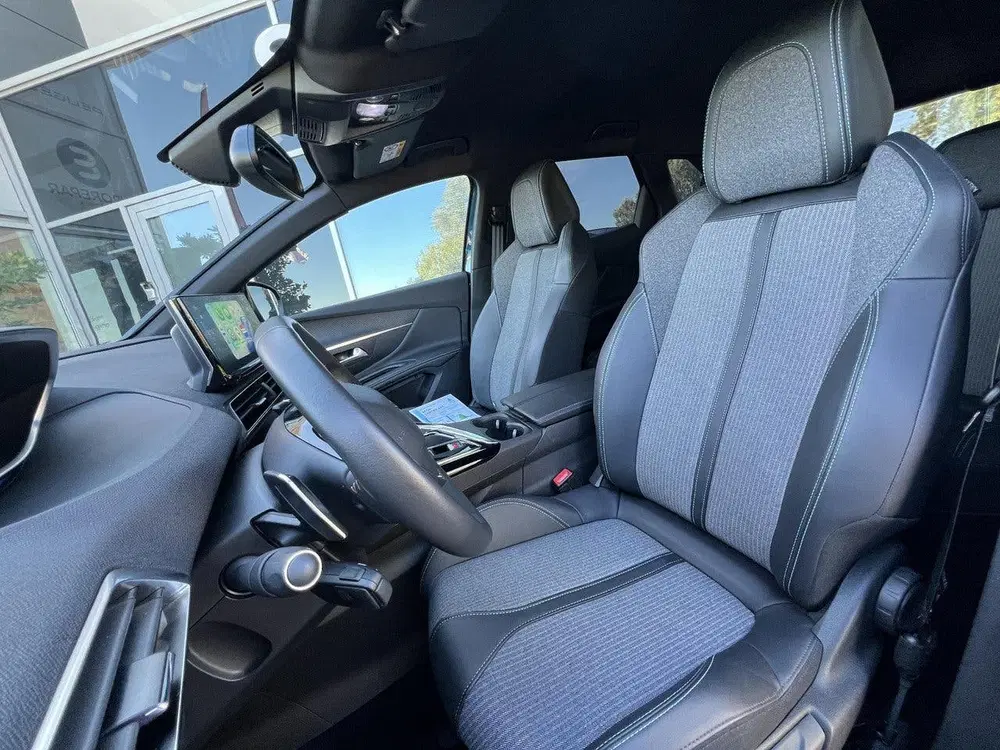 Peugeot 3008 1.6 HYbrid 225 Active Pack Business Automa uit 2024, foto 13